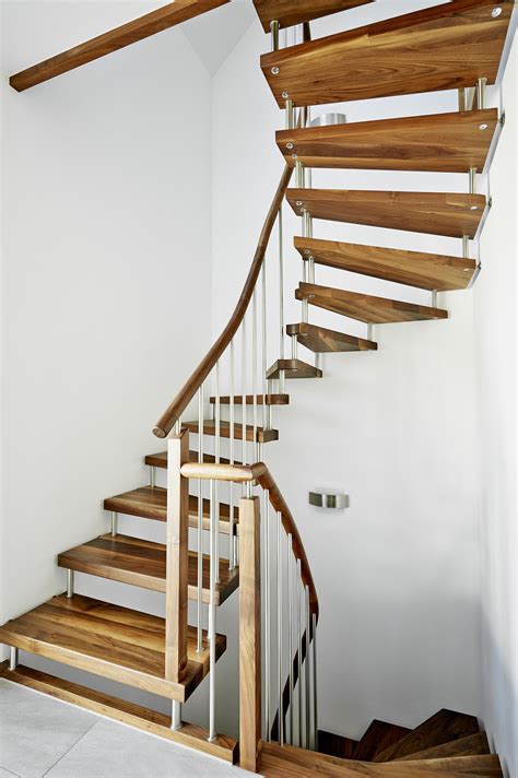 bolzentreppe aus nussbaum bolted staircase   walnut handlauf treppe treppe handlauf
