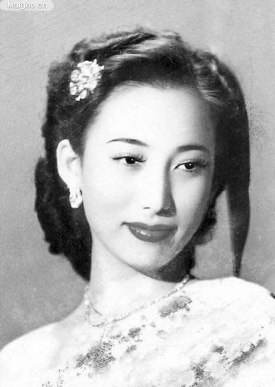 shangguan yunzhu 1940s beauty asian model actress glam portrait vintage fashion style