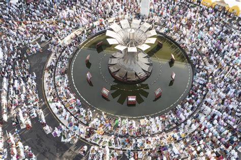 Ribuan Jamaah Shalat Idul Fitri Di Palembang Republika Online