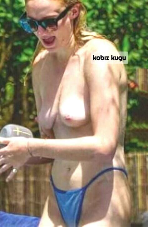 Sophie Turner Nude 4 Pics Xhamster