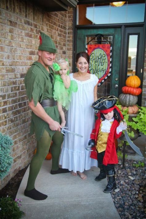 diy disney costume ideas  entire family  wear  halloween