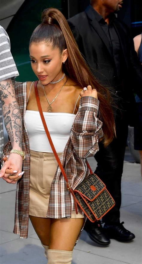 ariana grande pokies out in new york sawfirst