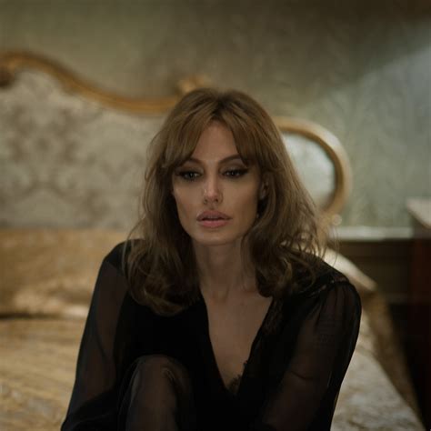 Angelina Jolie Filmleri Hem Oyuncu Hem Yönetmen • Themagger