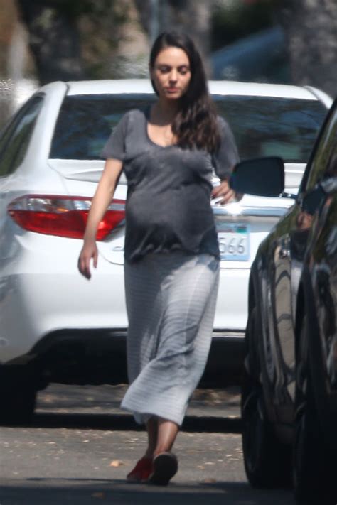 Very Pregnant Mila Kunis Shows Off Her Bigger Belly Star Magazine