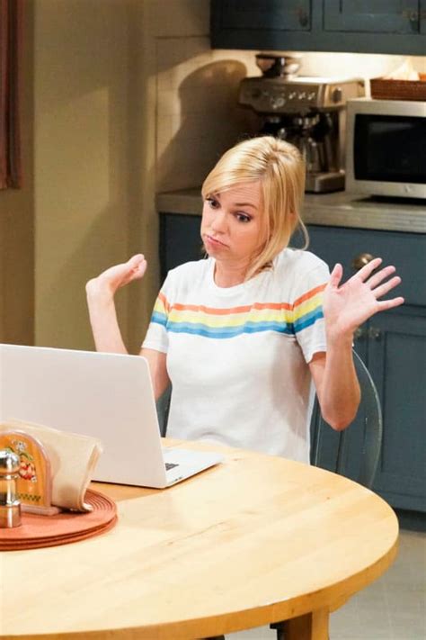 mom cbs teases first season without anna faris tv fanatic