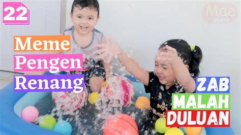 Meme Renang Dirumah Main Bola Air Youtube