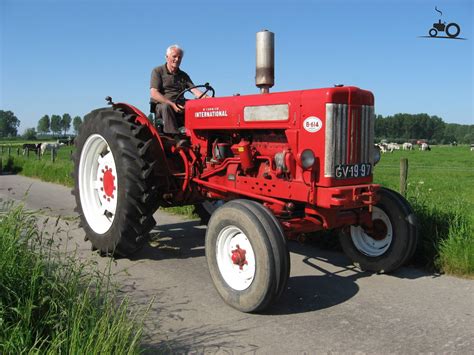 international   united kingdom tractor picture