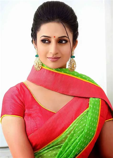 18 Awesome Pics Of Divyanka Tripathi In Saree