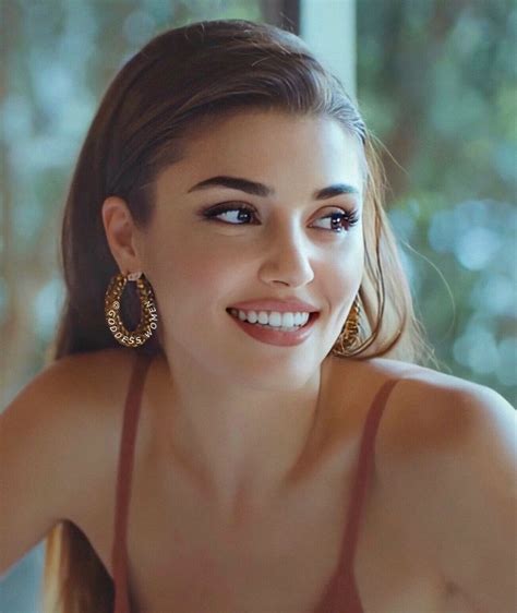 Hande Ercel In 2020 Beauty Book Beautiful Girl Image