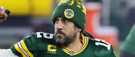 Aaron Rodgers Doesnt Report To Minicamp Faces A Fine Of More Than