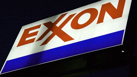 exxon to offer benefits to same sex couples