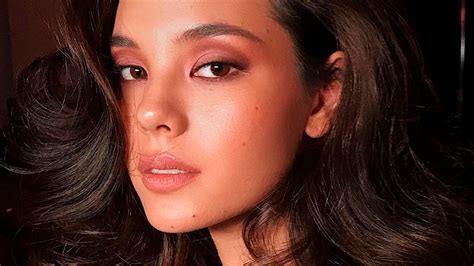 Catriona Gray Had Her Makeup Done By Hung Vanngo