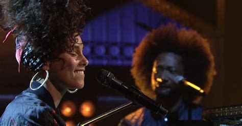 Watch Alicia Keys Debut Simmering New Songs On Snl Rolling Stone