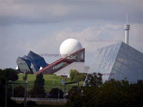 foto parque de futuroscope imagen  en alta resolucion parques edificios futuristas
