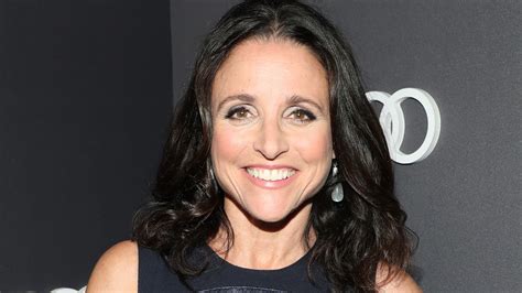 julia louis dreyfus shares funny photo to prove she s not f cking