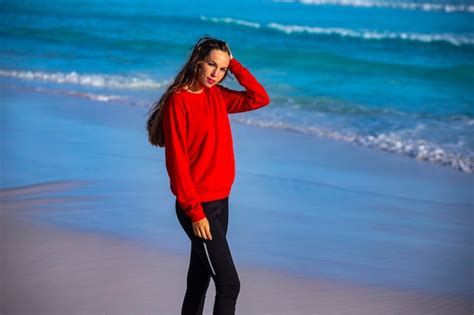 Premium Photo Portrait Of A Beautiful Long Haired Girl On The Famous