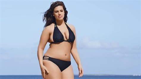 Plus Size Model Ashley Graham Lands Si Swimsuit Issue Ad For Curvy