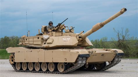 lowdown  armys   ac abrams tank  coming  national interest