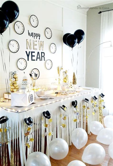 gorgeous gold  black  years eve party decor ideas