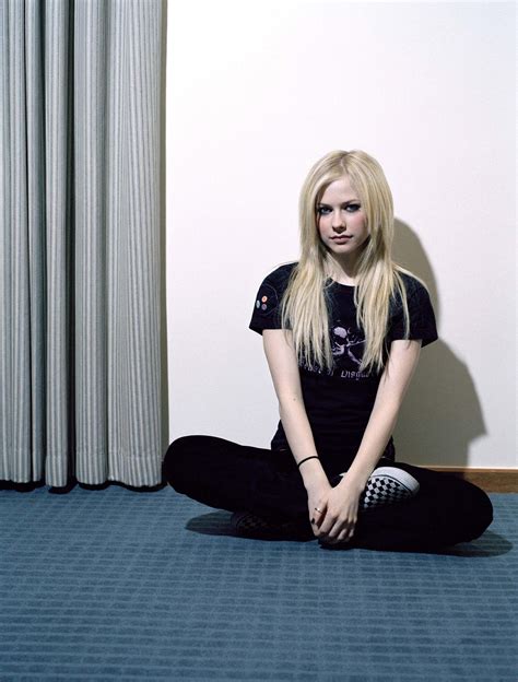 female singers avril lavigne pictures gallery 6