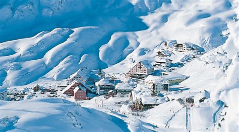 skien en snowboard vakantie  arlberg reizen oostenrijk