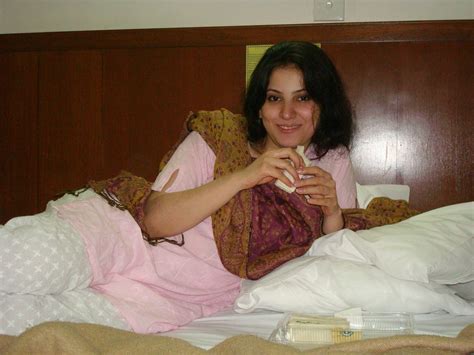all desi british girls photos miss shena aunty in hotel