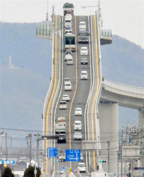 世界上最“陡”的大桥，老司机不敢往上开，这样的桥真的安全吗？