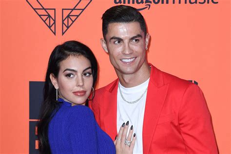 Ronaldo Et Georgina Nouvelle Photo Craquante De Leur «bella Esmeralda