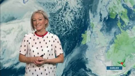 watch itv weather woman suffers epic wardrobe malfunction on live tv