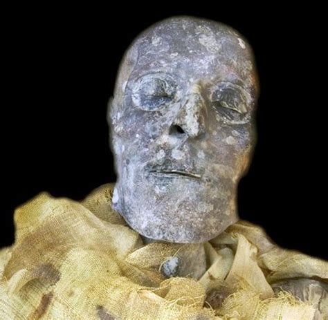 archäologie forscher finden fötus im bauch einer mumie welt