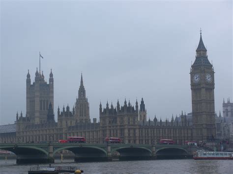 palace  westminster designing buildings
