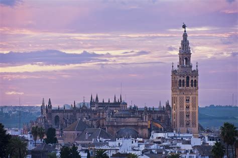 curiosidades de la giralda de sevilla muchoequipajecom enviar maletas  transportar