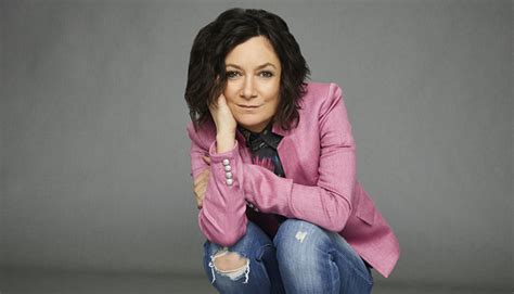 Sara Gilbert Announces Departure From The Talk Soap
