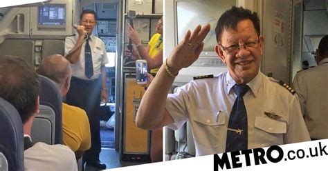 Retiring Pilot Breaks Down In Tears As He Takes Off On Last Flight