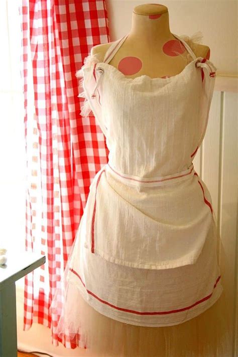 15 cute diy apron patterns for keeping clean in the kitchen