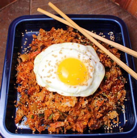 korean kimchi bokkeumbap fried rice