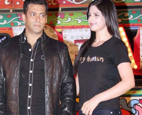 Hamara Net Salman Khan With His New Girlfriend Zareen