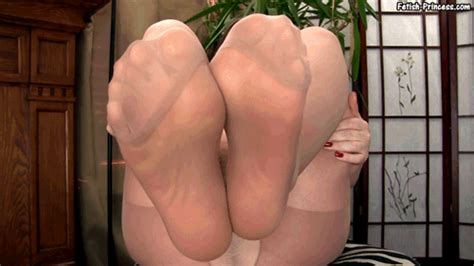 Fetish Princess Kristi My Pantyhose Feet Want All Of