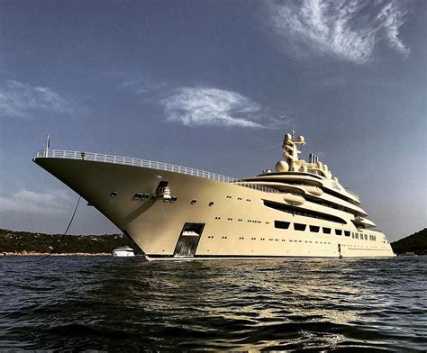 dilbar  worlds largest super yacht mega yacht guy