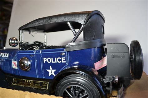 jim beams model   police car porcelain decanter   box