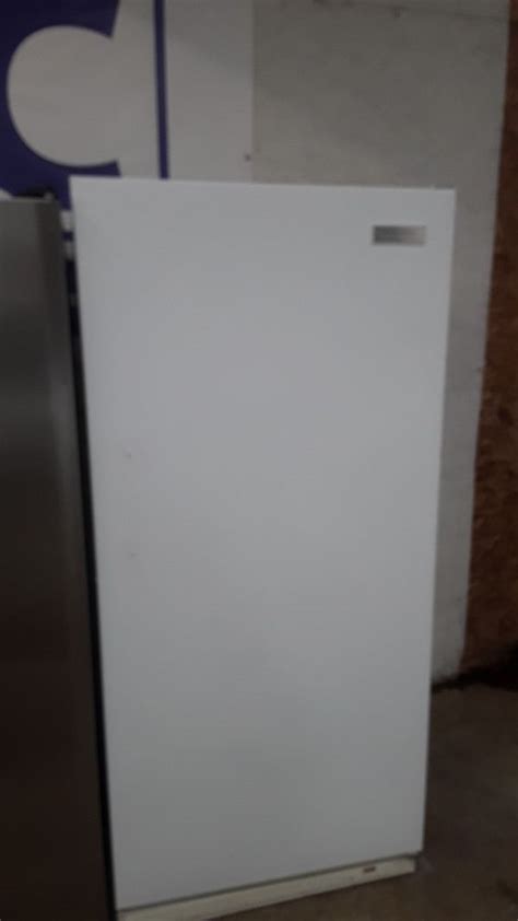20 Cubic Foot Manual Defrost Upright Freezer For Sale In