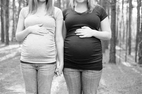 Pin Auf Maternity Double Bump Pregnancy Friends