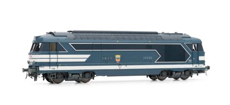 locomotive diesel bb  livree bleue  plaques sncf dcc son