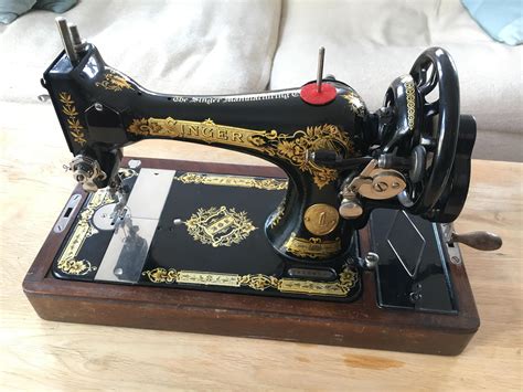 singer sewing machine  years   works perfectly rbuyitforlife