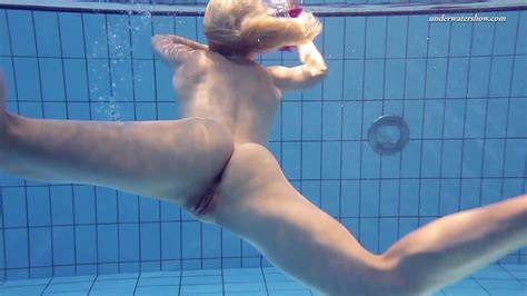 underwater show elena proklova spreading legs underwater porndoe