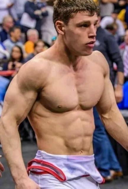 Shirtless Male Beefcake Muscular Jock Athletic Wrestling Hunk Photo 4x6
