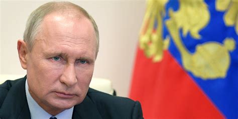 Putin S Approval Rating Drops To Lowest Point In More Than 2 Decades