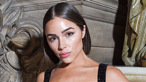 Olivia Culpo Shows Off Her Toned Abs And Quarantine Style Pic