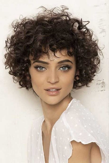 short curly haircuts 2017