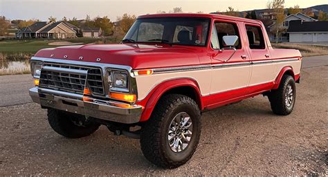 ford   svt raptor based retro   bronco face   kind  classic truck carscoops
